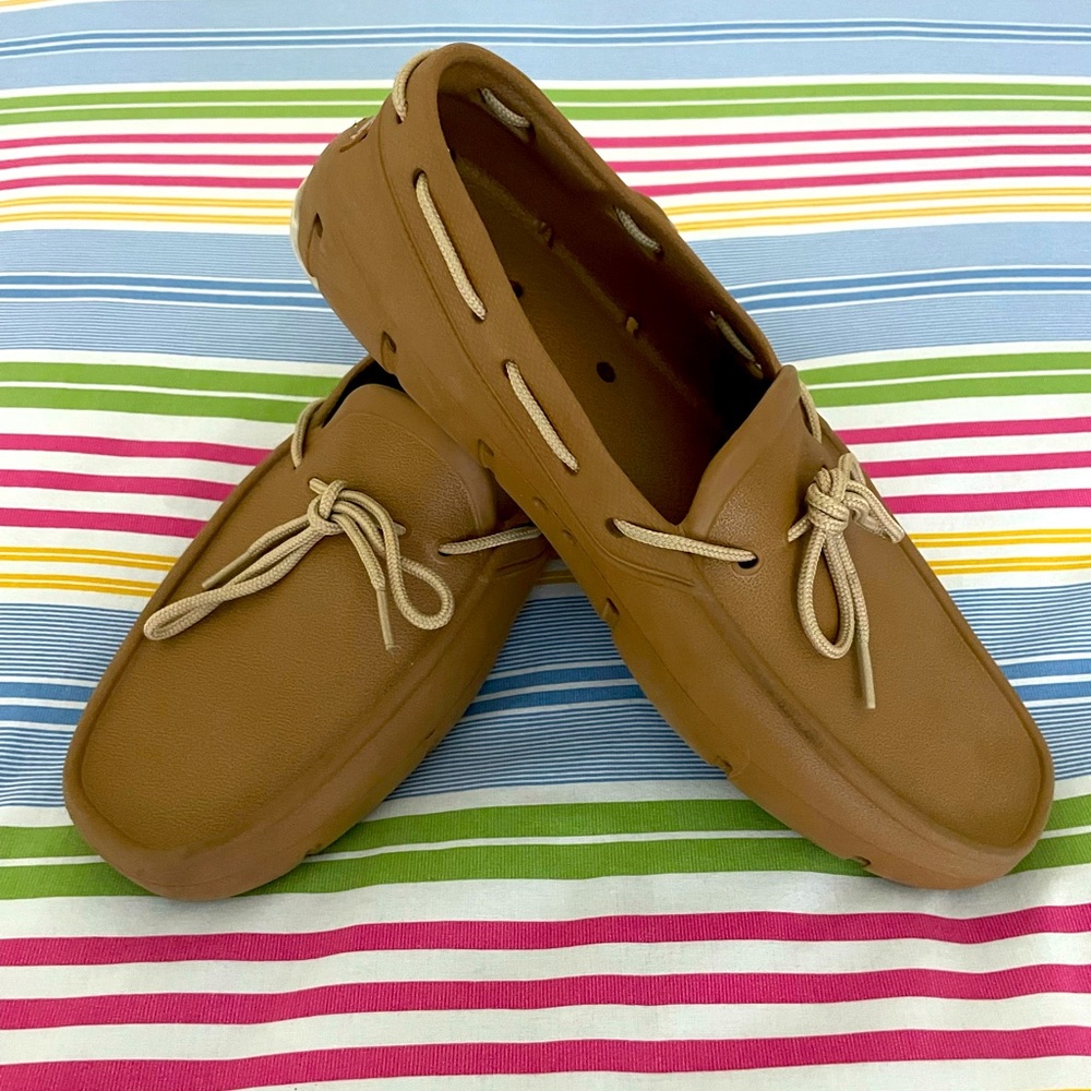 TUCKET | men’s Khaki & Vanilla Deck Shoe./The Gilller. Size: 11